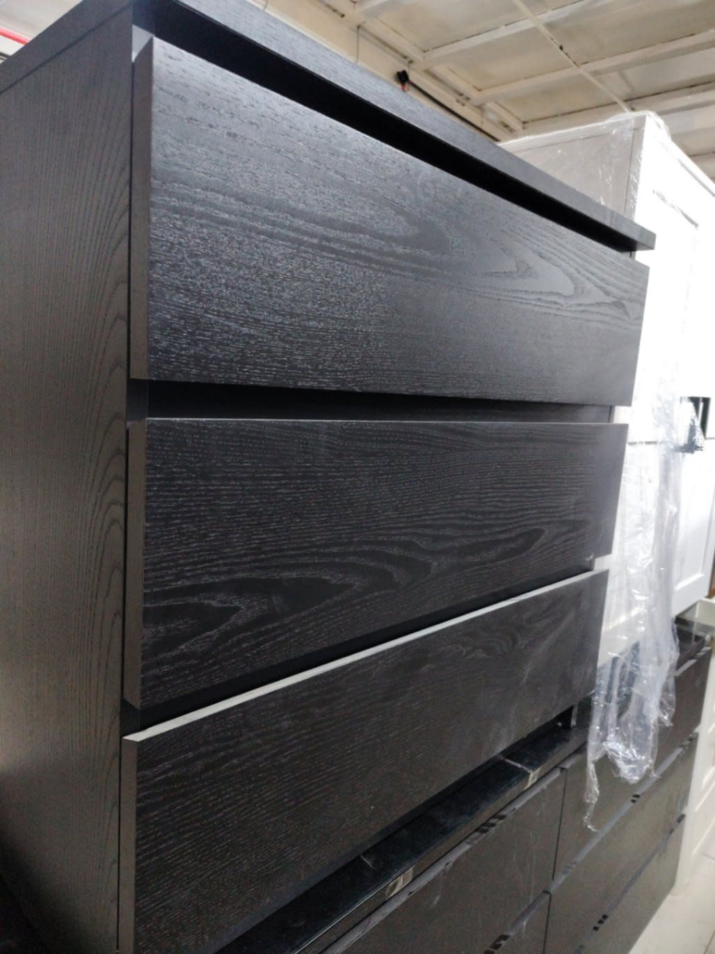 4-Drawer Chest of Drawers 2