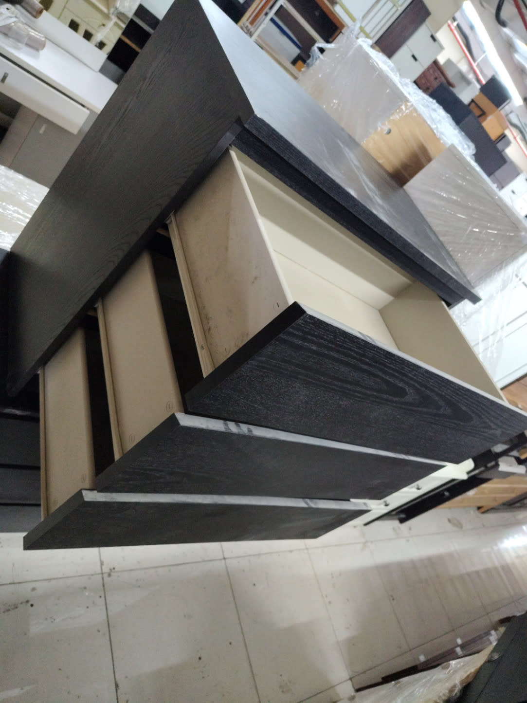 4-Drawer Chest of Drawers 3