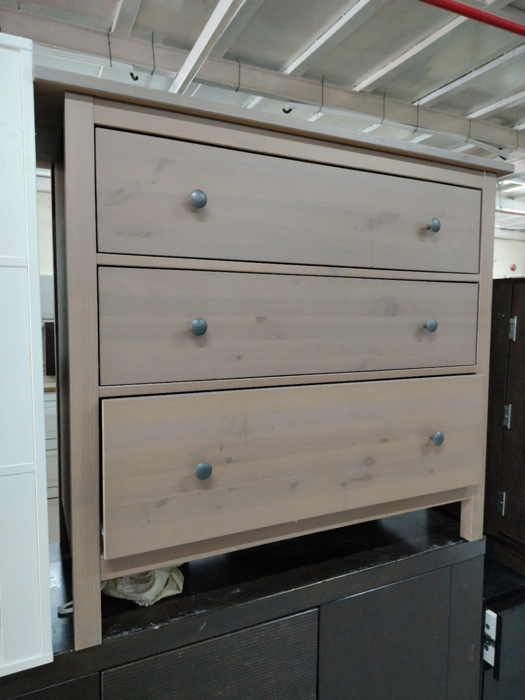 3-Drawer Dresser 3