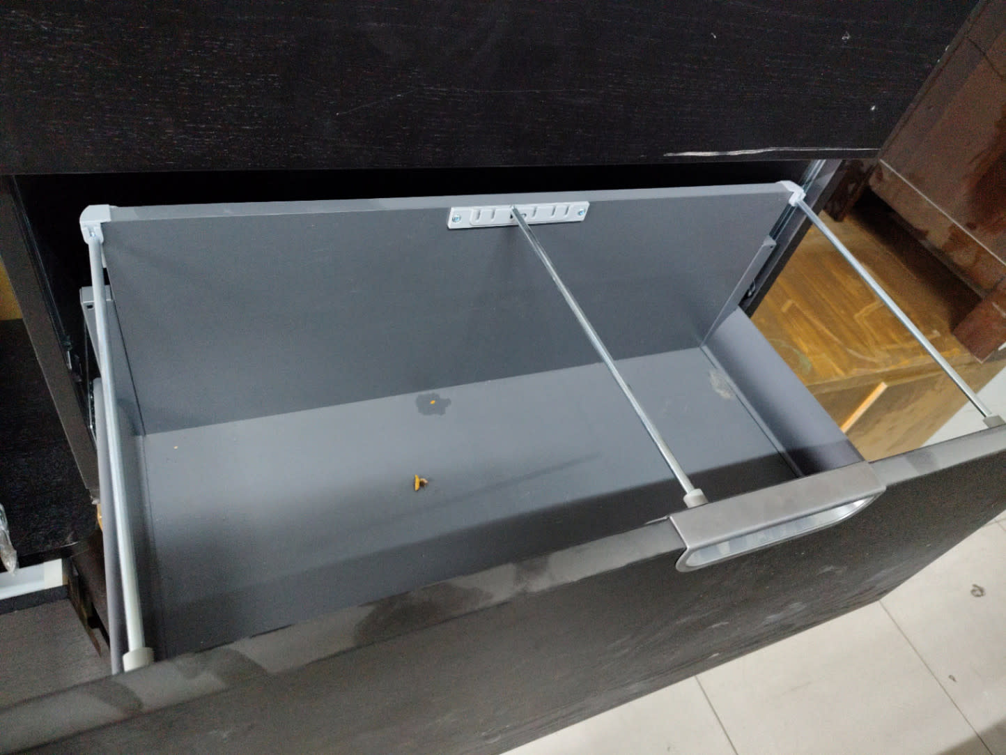 2-Drawer Lateral Filing Cabinet 2