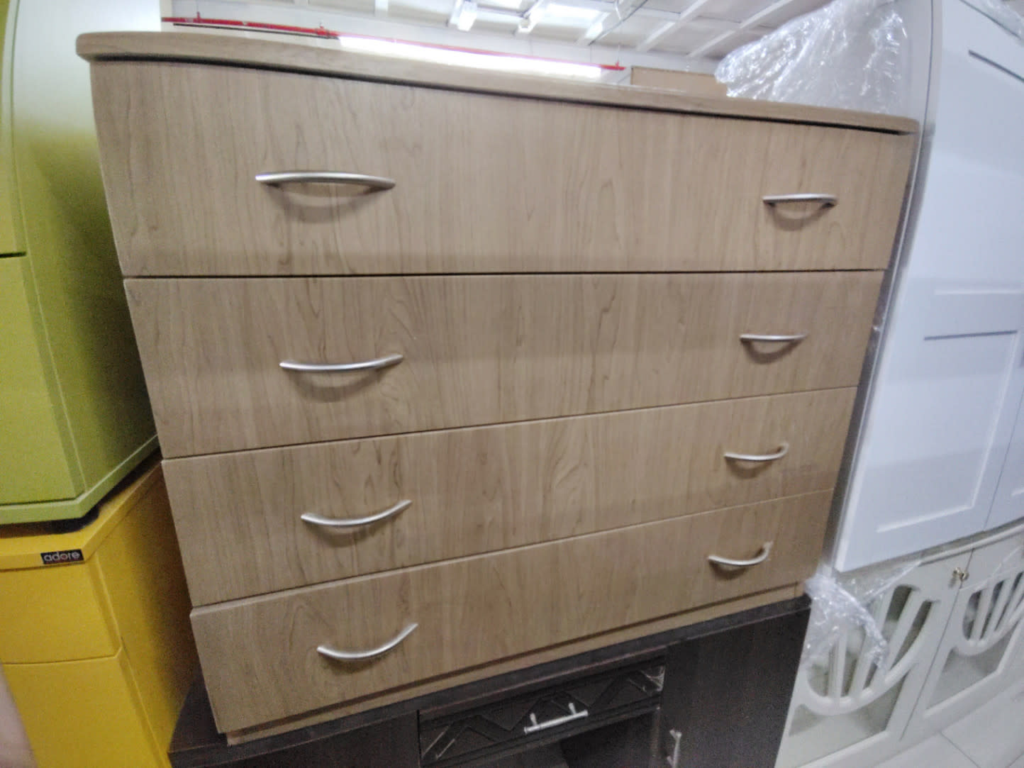 4-Drawer Chest of Drawers