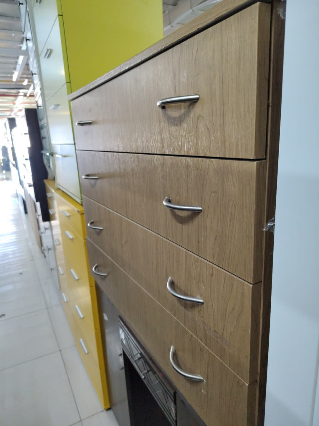 4-Drawer Chest of Drawers 3