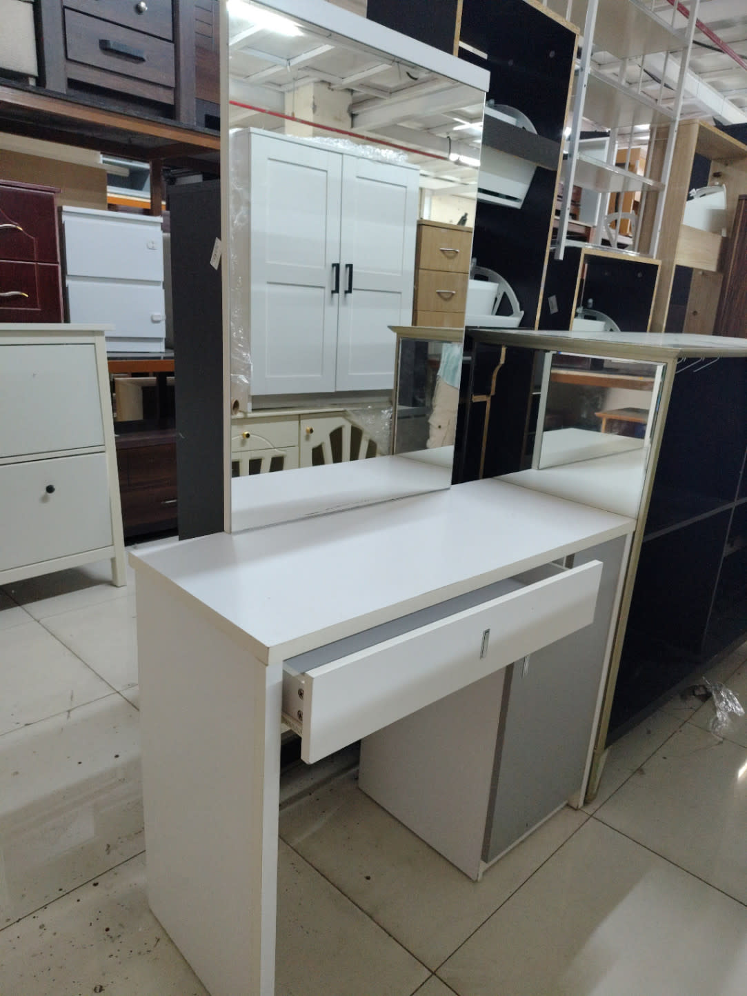 Dressing Table with Mirror and Storage 2
