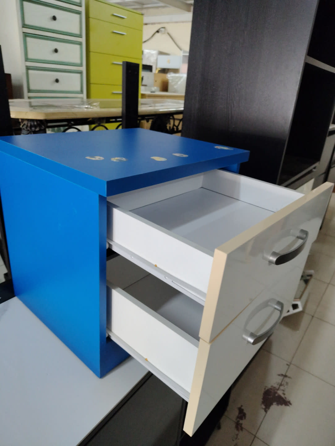 2-Drawer Bedside Nightstand 3