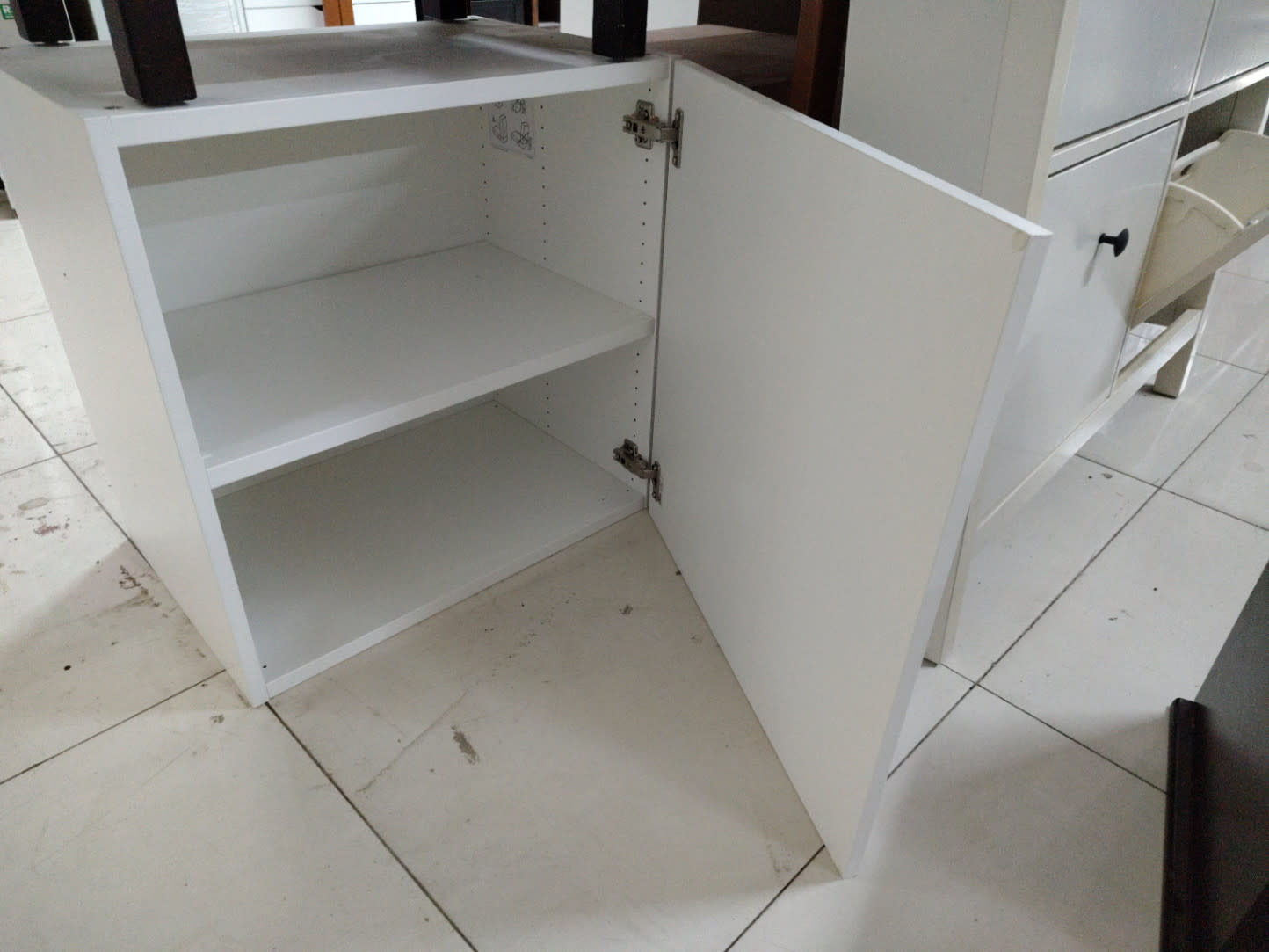 Single-Door Storage Cabinet 3