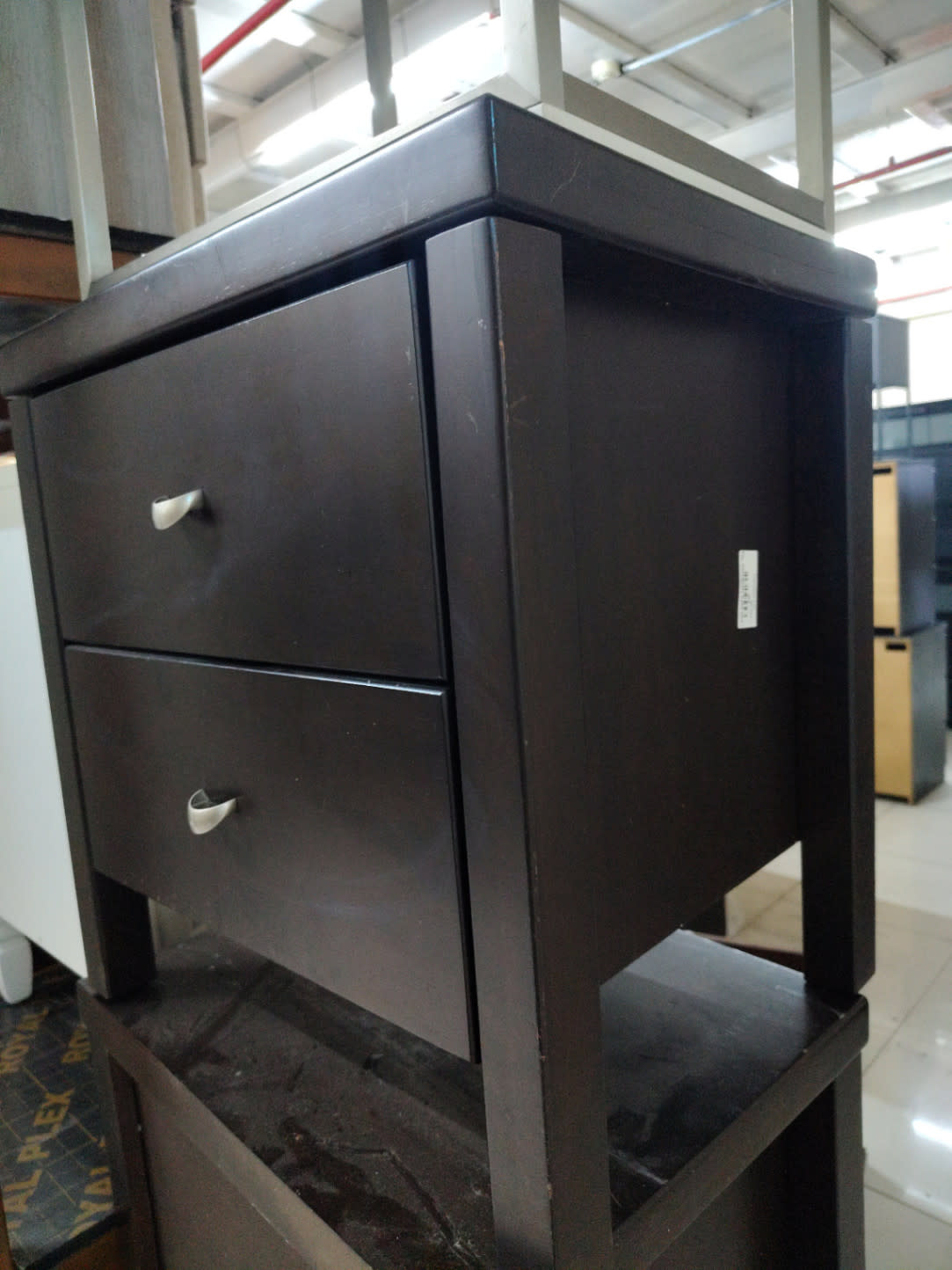 2-Drawer Nightstand 3