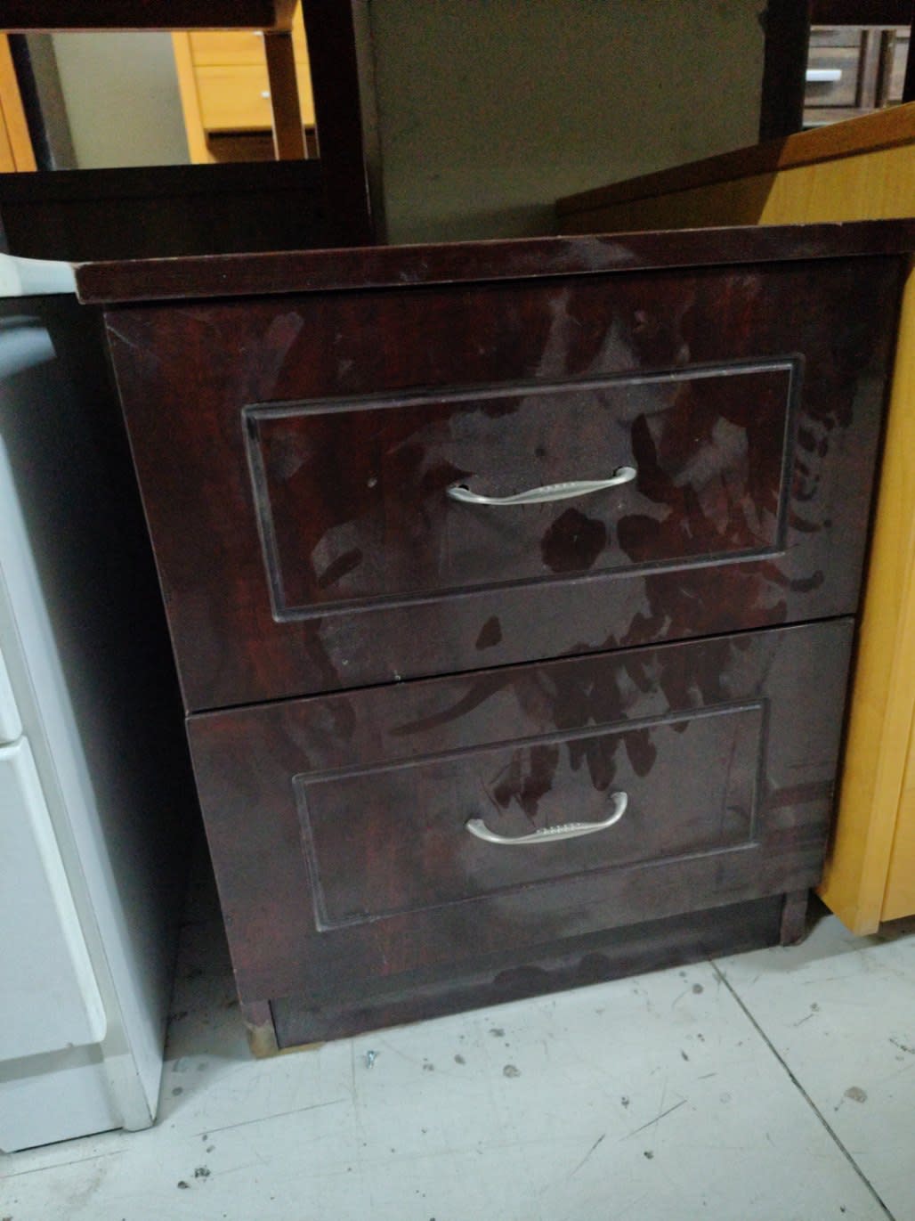 2-Drawer Nightstand