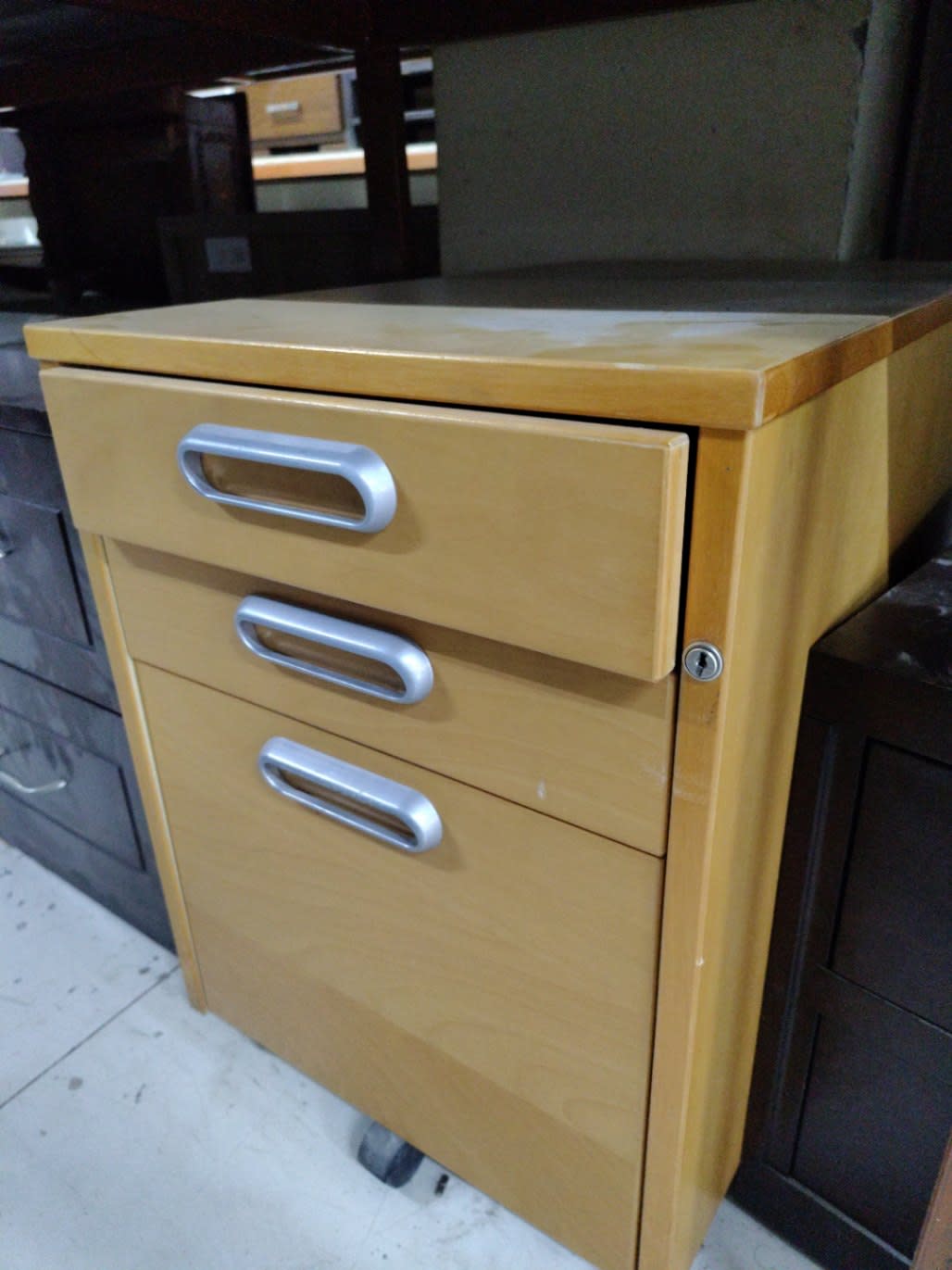 3-Drawer Mobile Pedestal Filing Cabinet 3