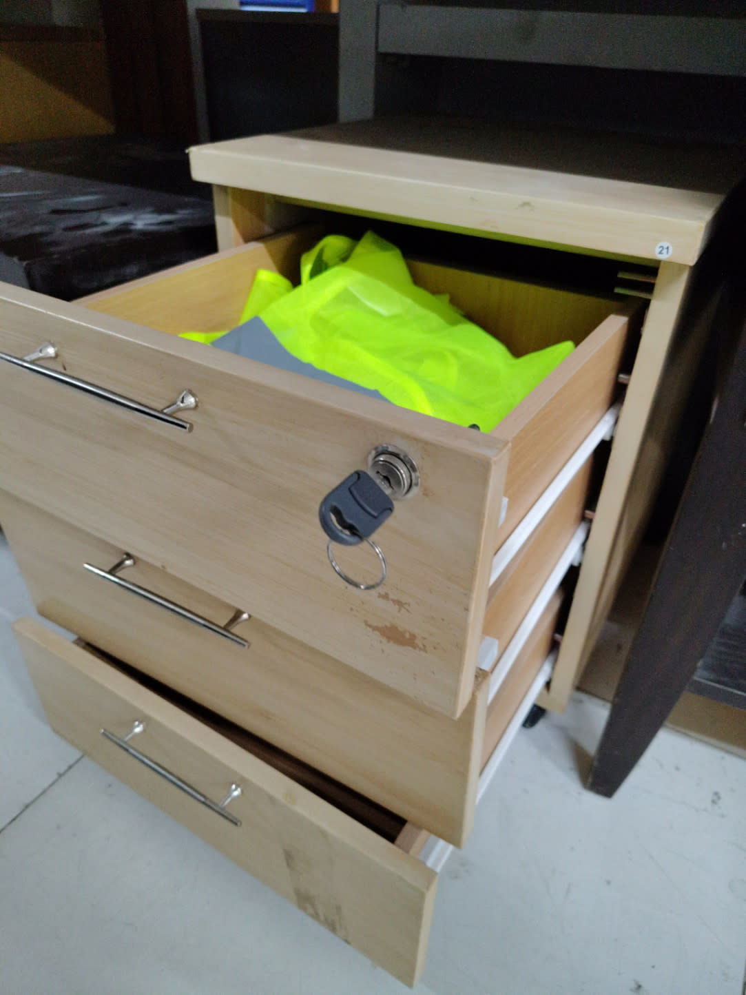 3-Drawer Mobile Pedestal Filing Cabinet 2