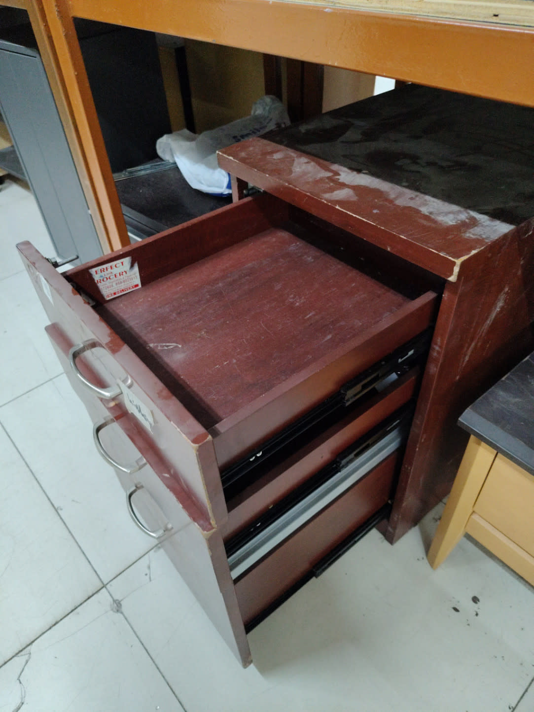 3-Drawer Pedestal Filing Cabinet 2