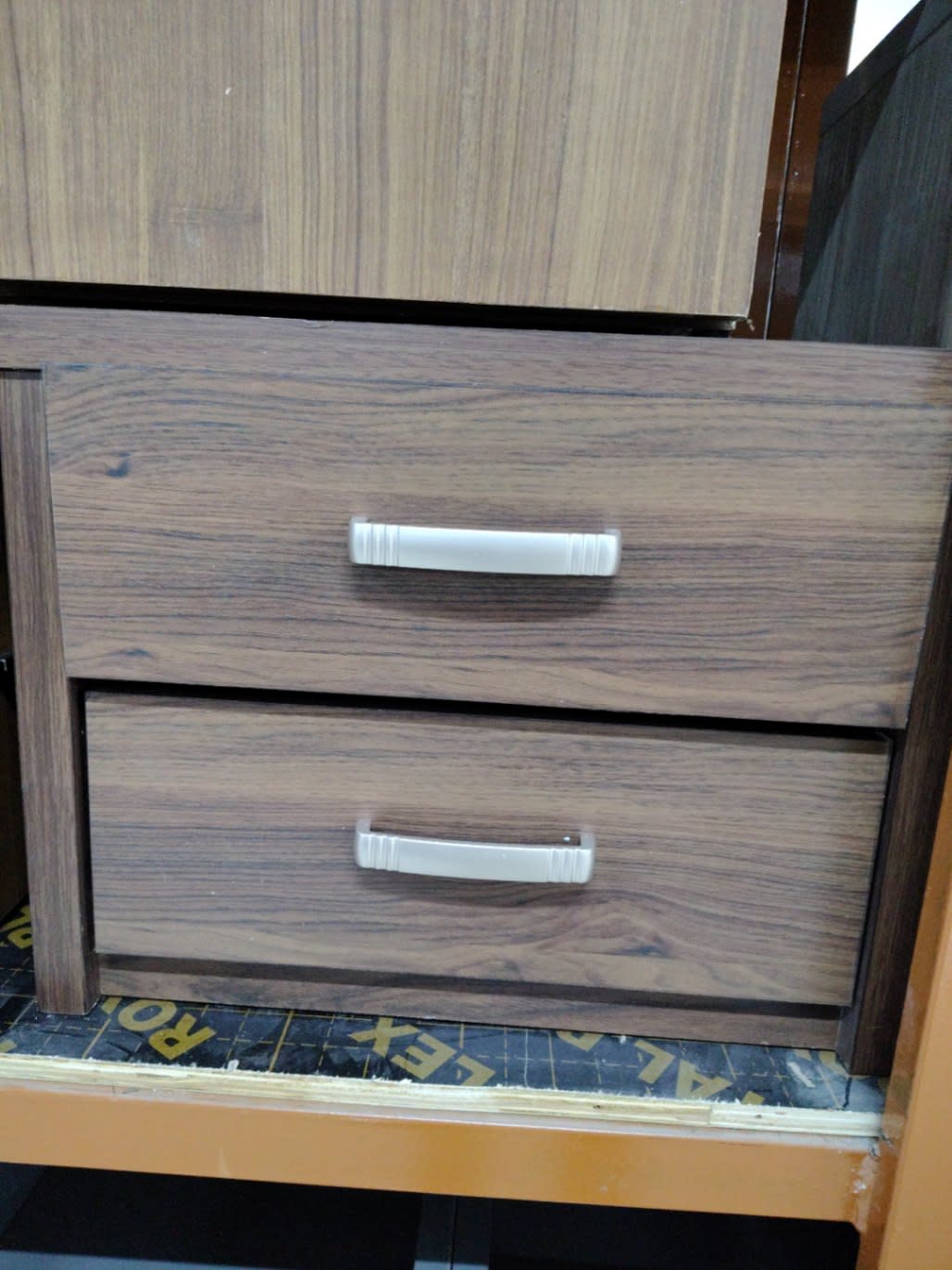 2-Drawer Nightstand