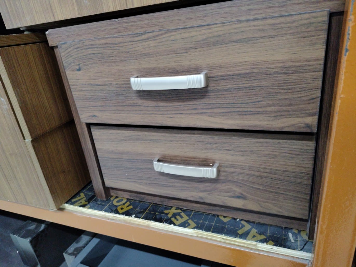 2-Drawer Nightstand 2