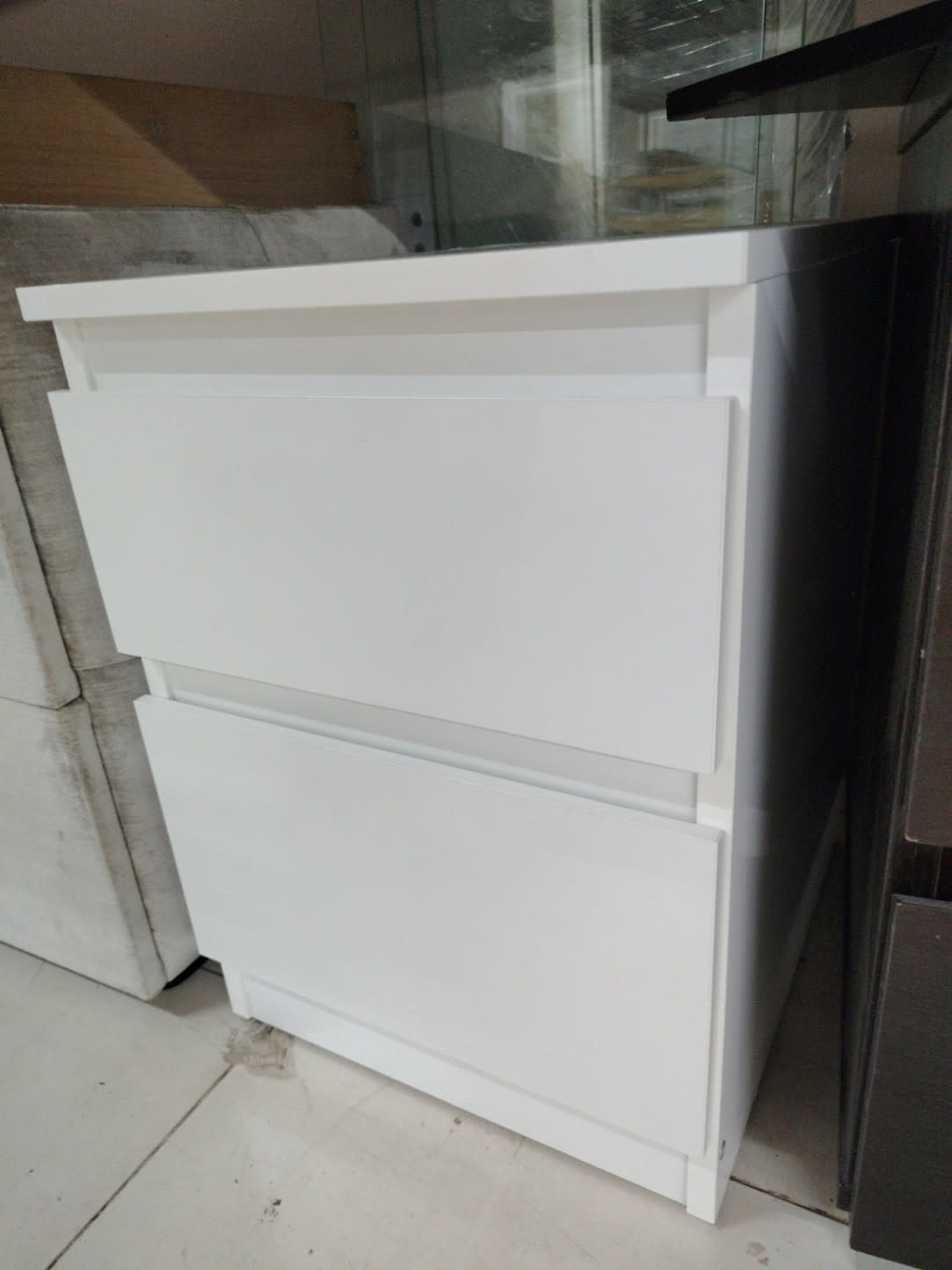 2-Drawer Bedside Table 3