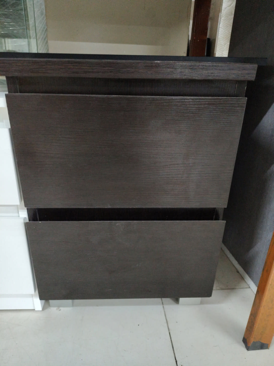 2-Drawer Nightstand