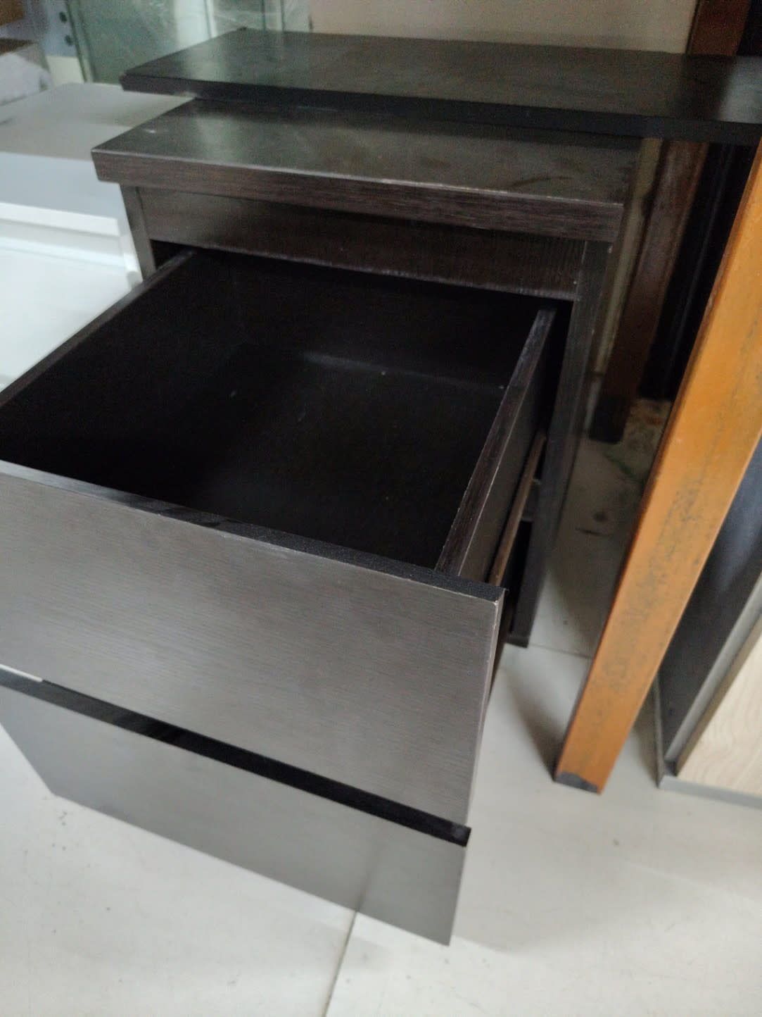 2-Drawer Nightstand 2