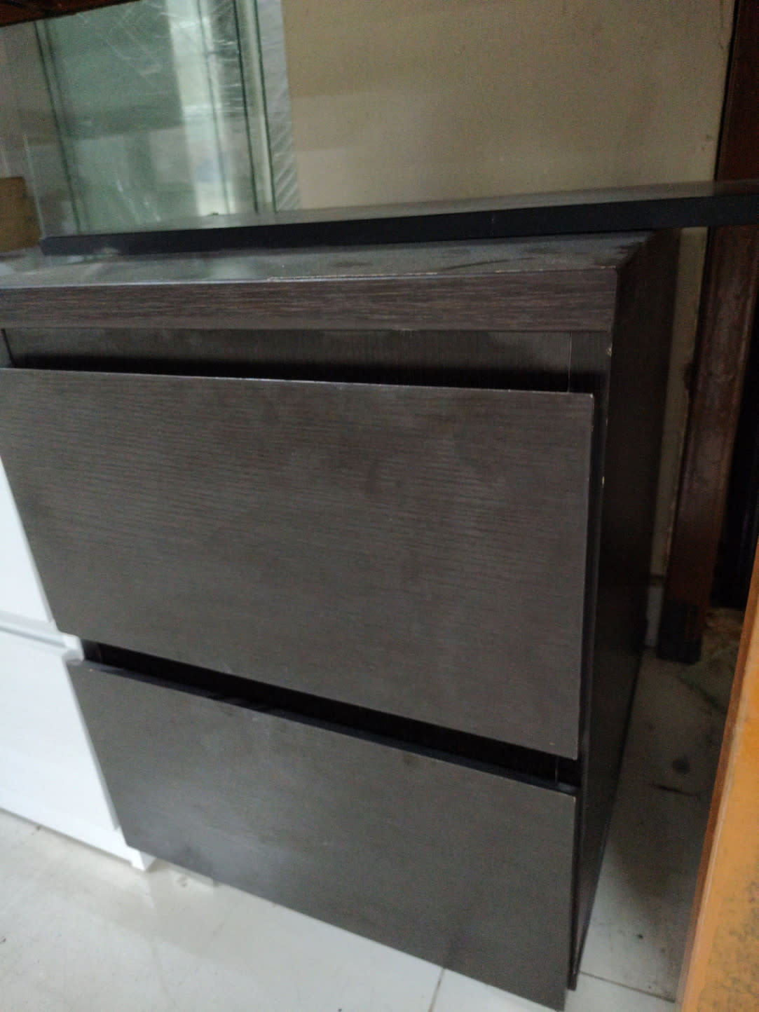 2-Drawer Nightstand 3