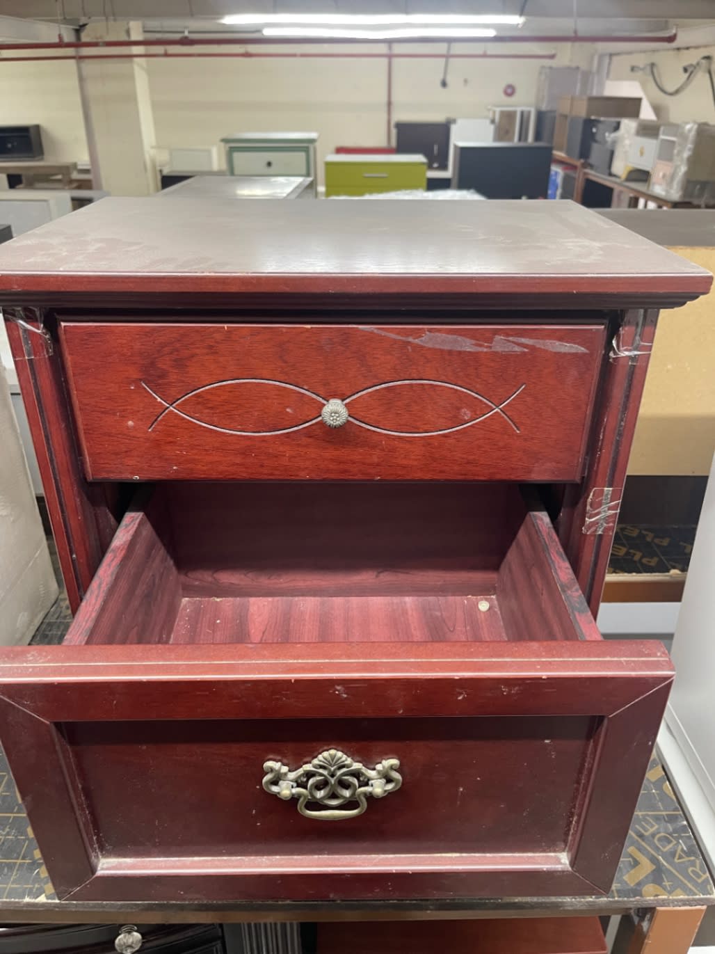 2-Drawer Nightstand 3