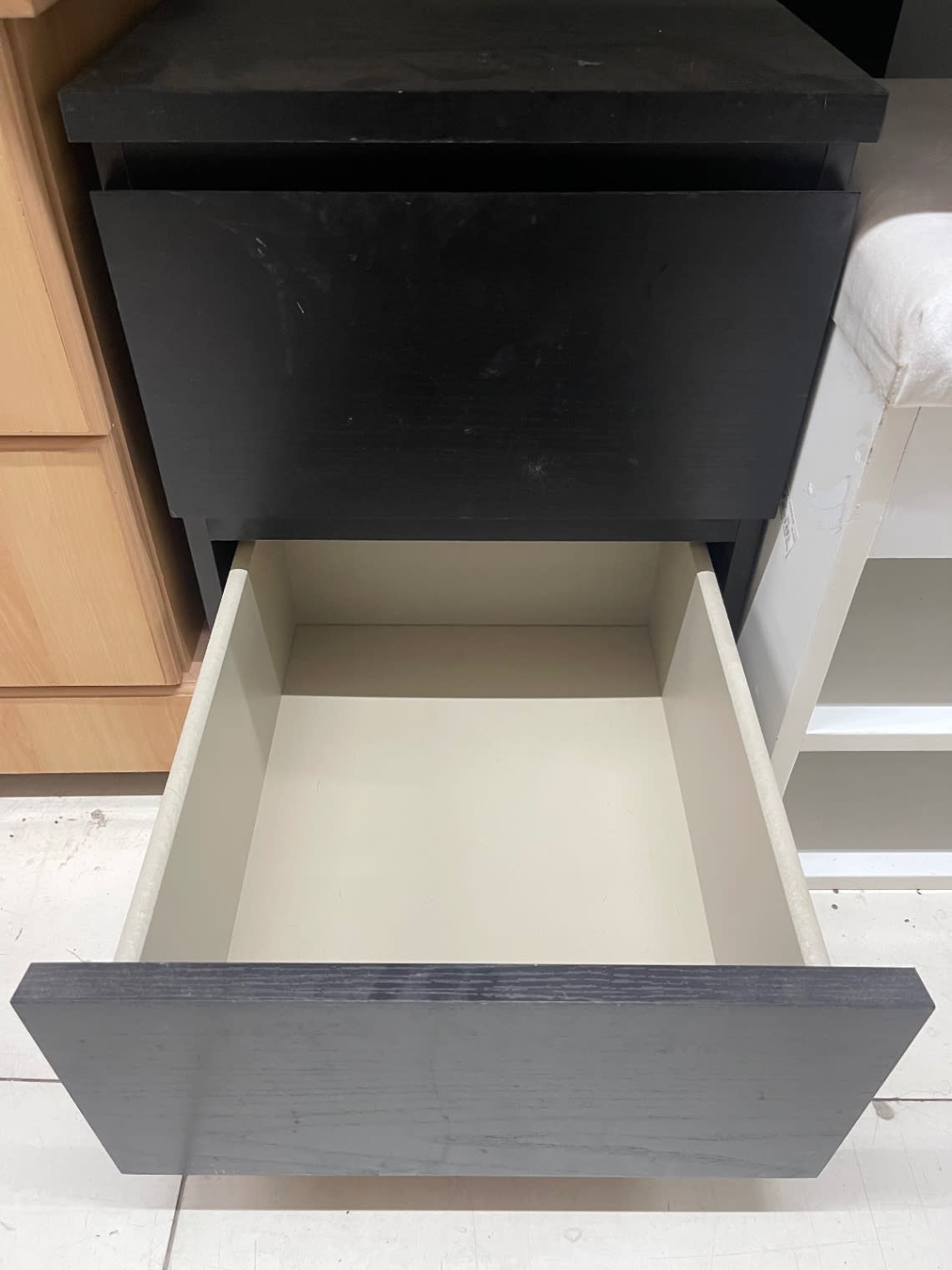2-Drawer Dresser 2