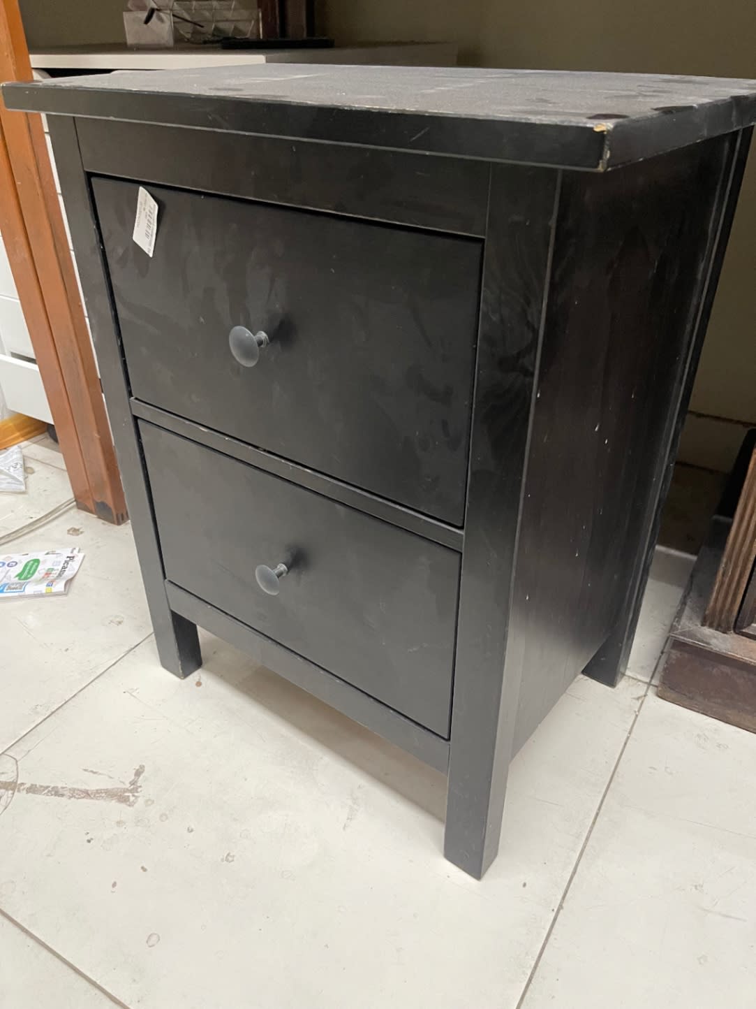 2-Drawer Bedside Table 3
