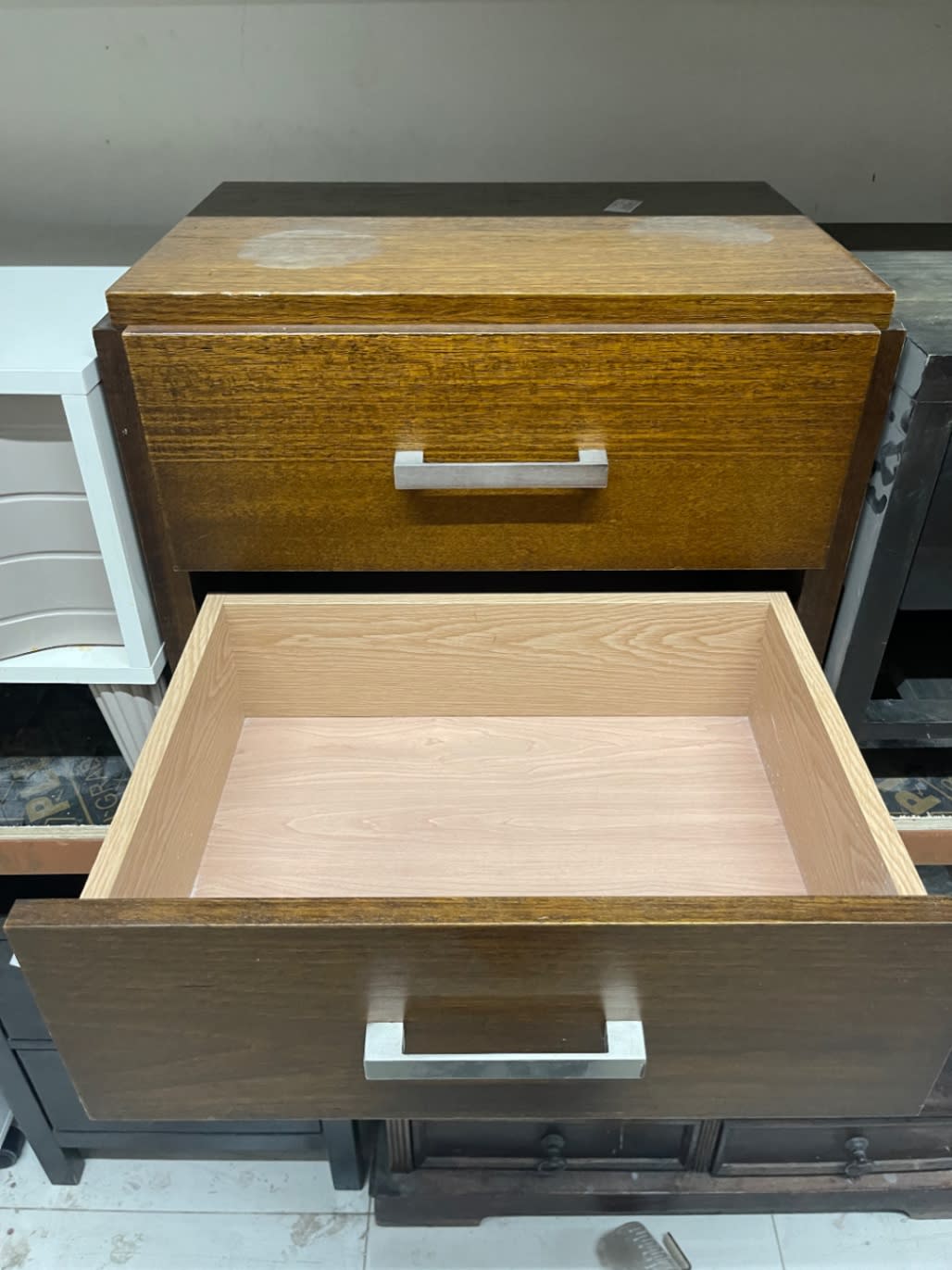 2-Drawer Bedside Table 3