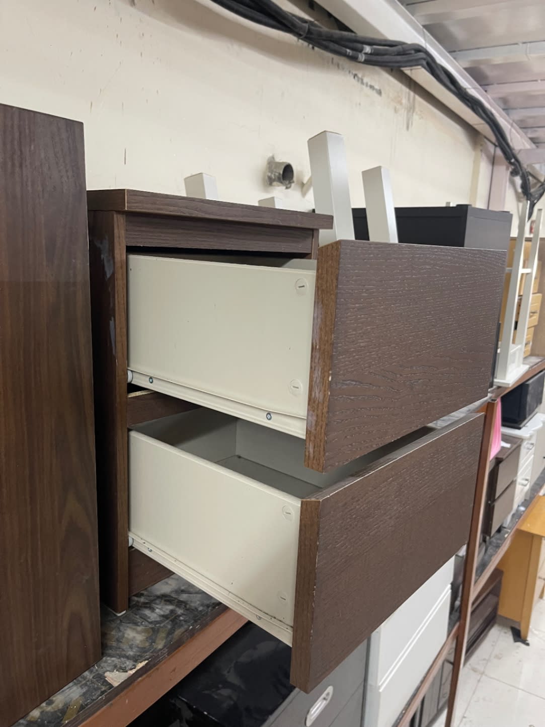 2-Drawer Bedside Table 3