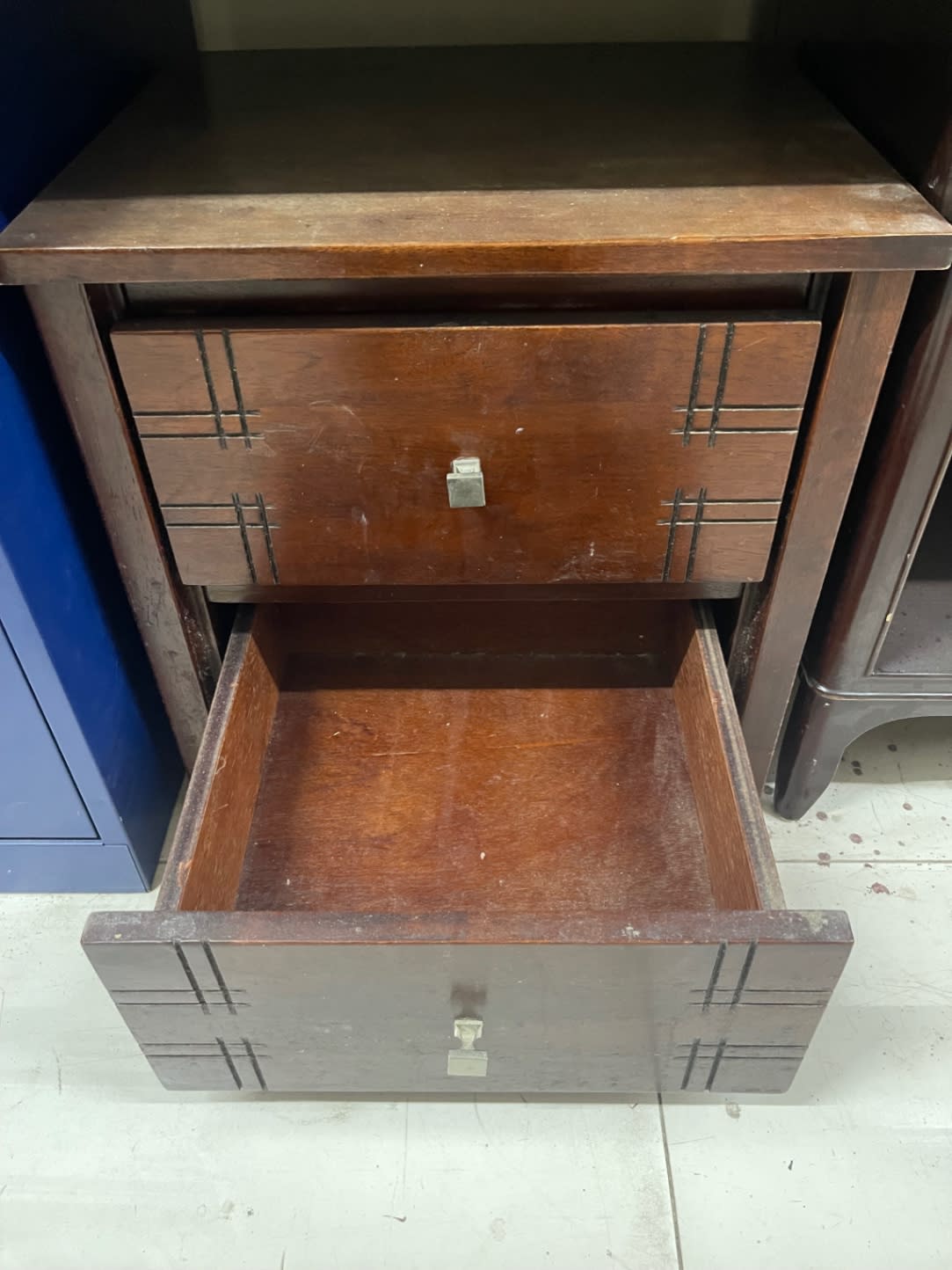 2-Drawer Wooden Nightstand 2
