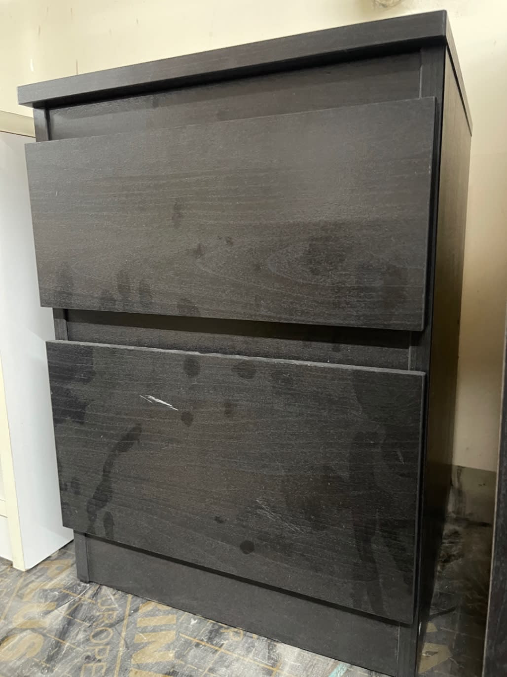 2-Drawer Nightstand 3
