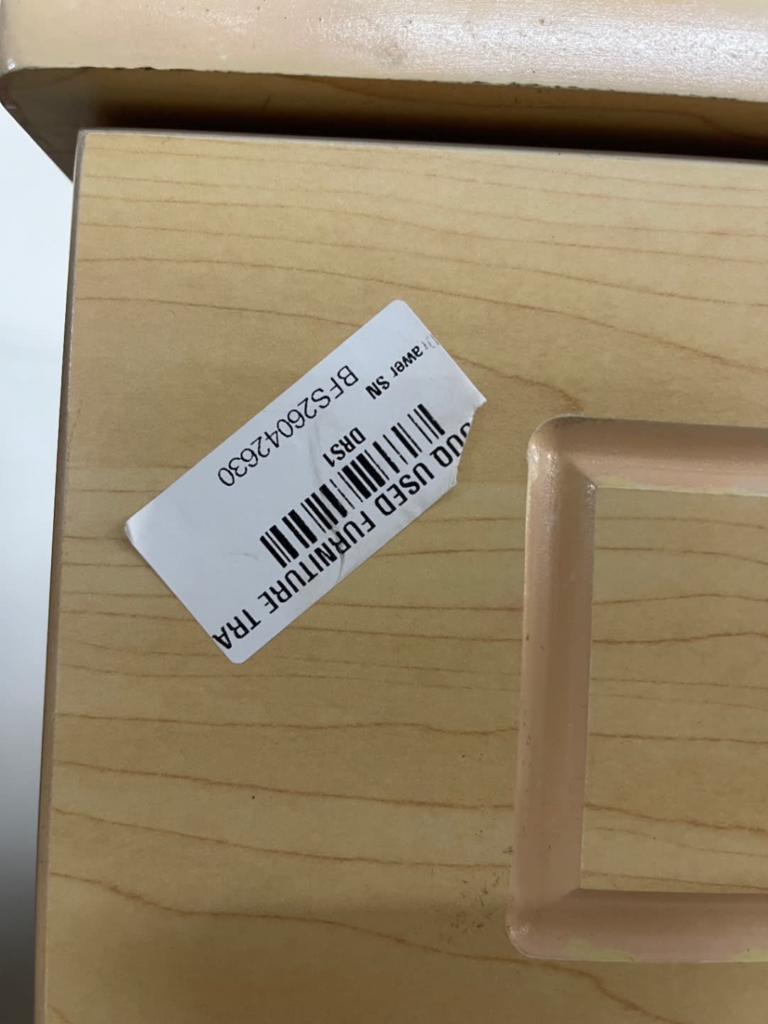Bufaisal barcode label BFS26042630 for used 3-drawer bedside cabinet
