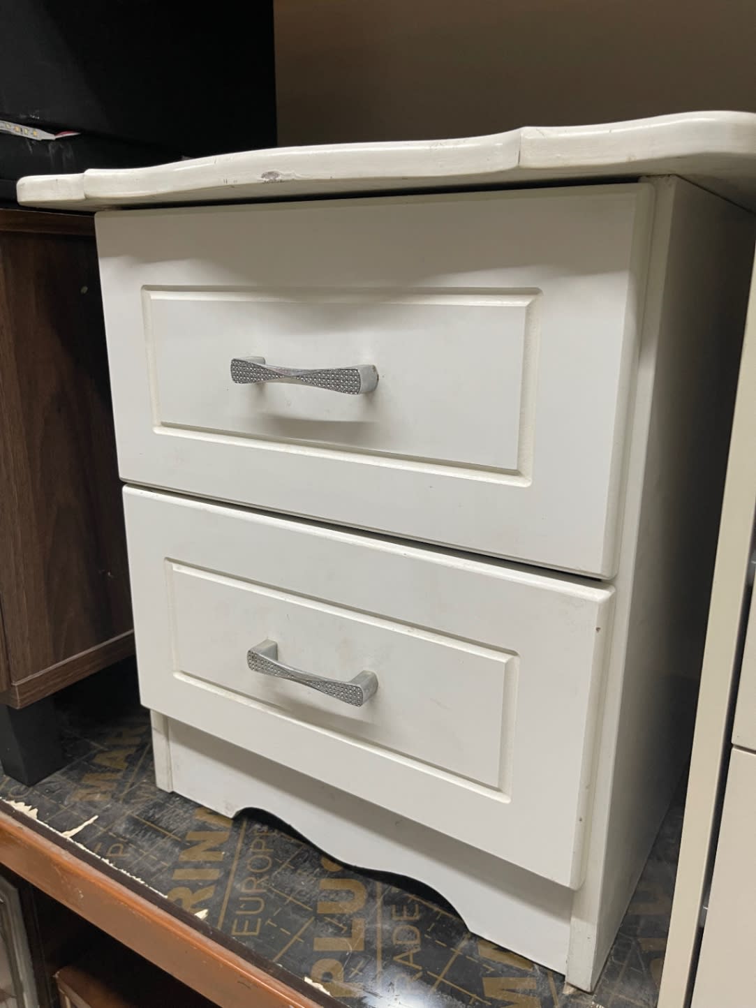 2-Drawer Nightstand 3
