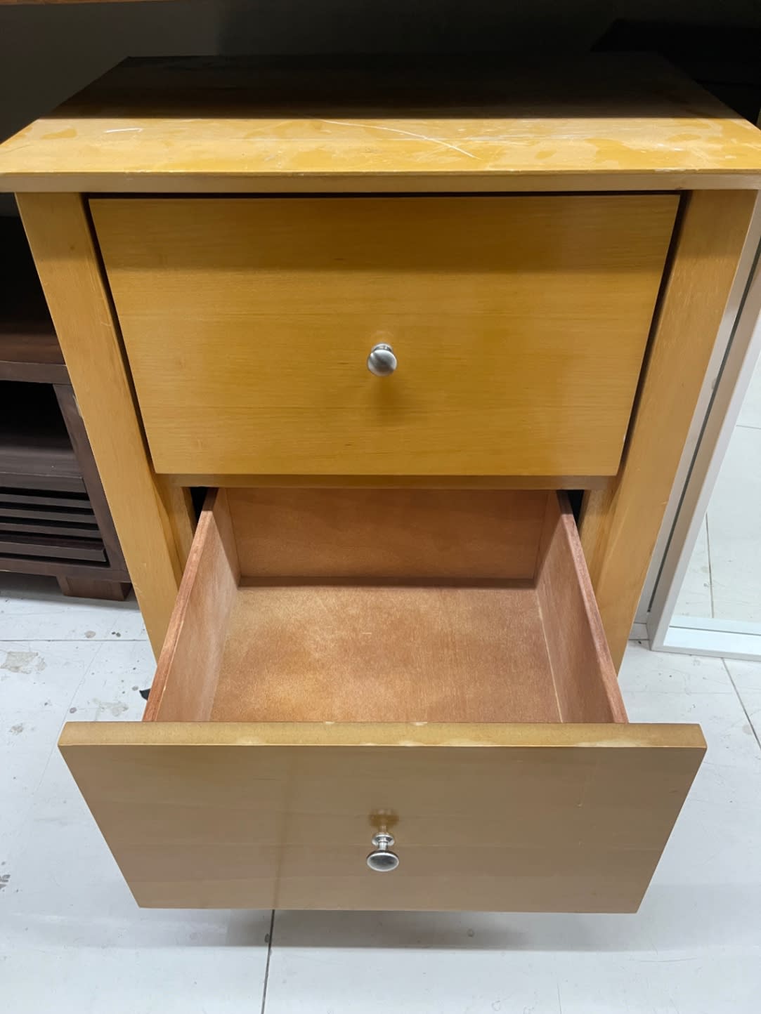 2-Drawer Nightstand 2
