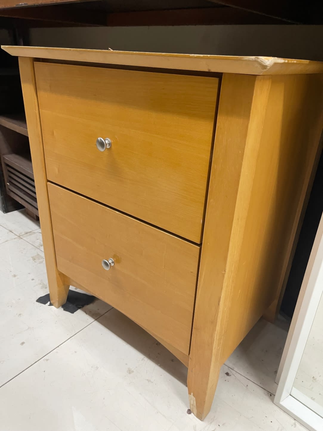 2-Drawer Nightstand 3