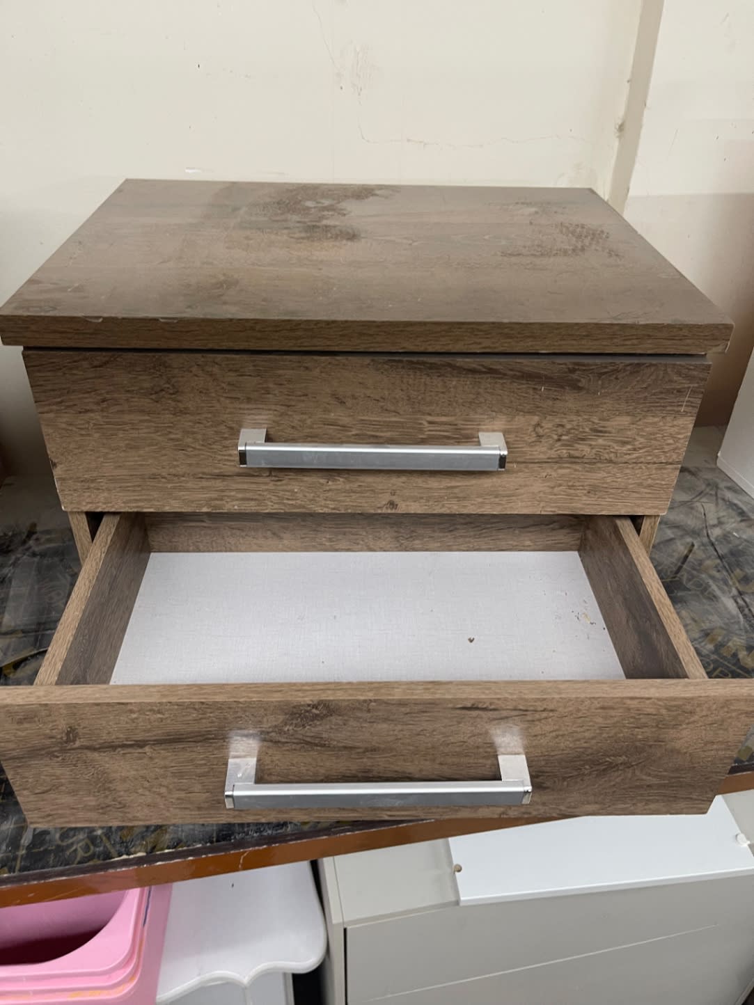 2-Drawer Nightstand 2