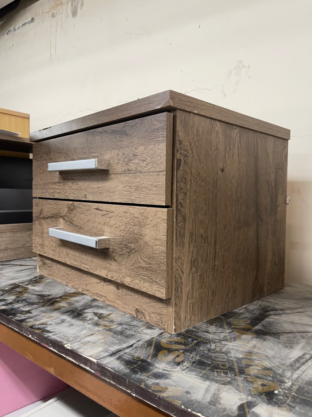 2-Drawer Nightstand 3