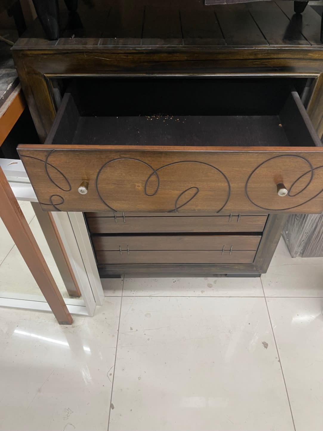5-Drawer Chest of Drawers 2