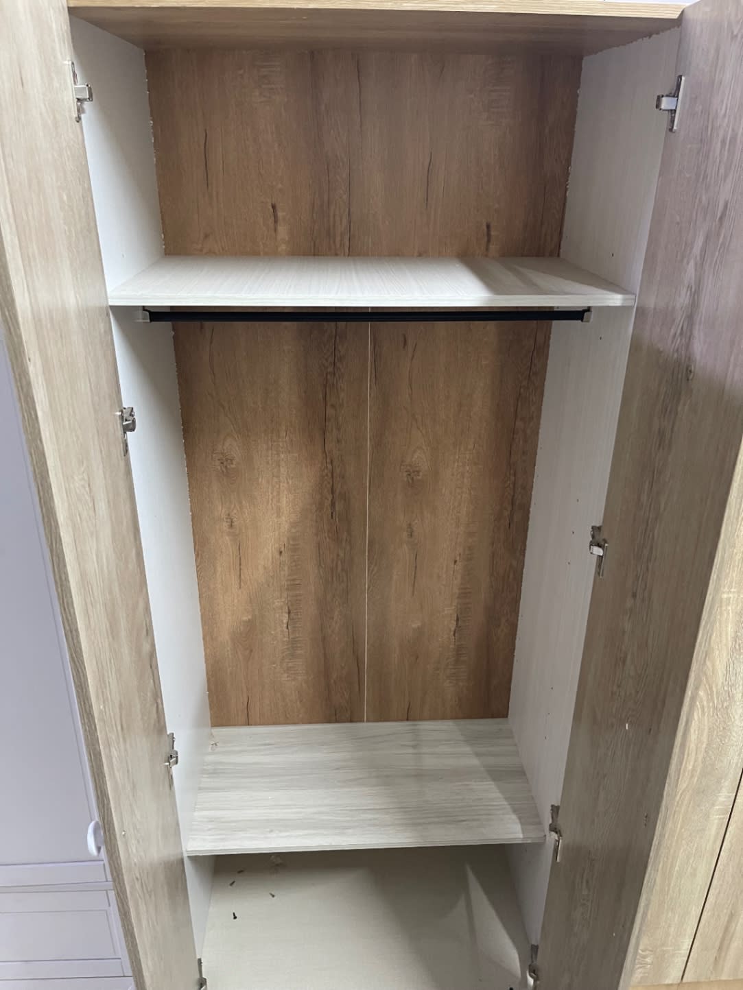 2-Door Wardrobe with Hanging Rail and Shelves 2