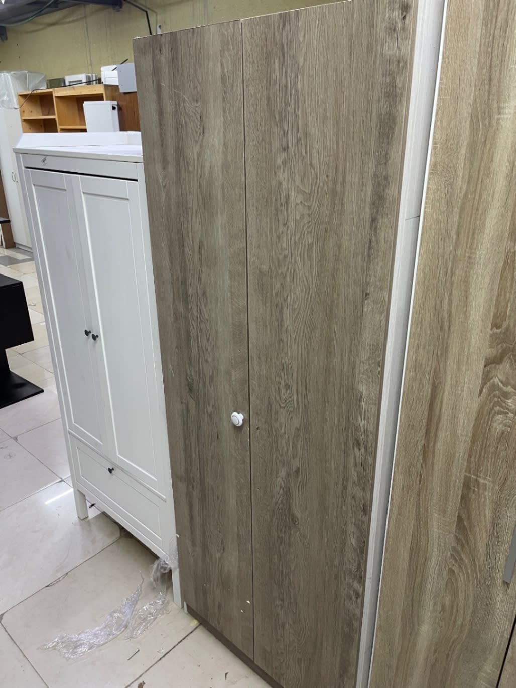 2-Door Wardrobe with Hanging Rail and Shelves 3