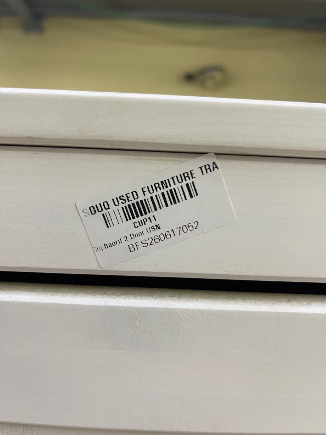 Bufaisal barcode label BFS260617052 for used 2-door white wardrobe