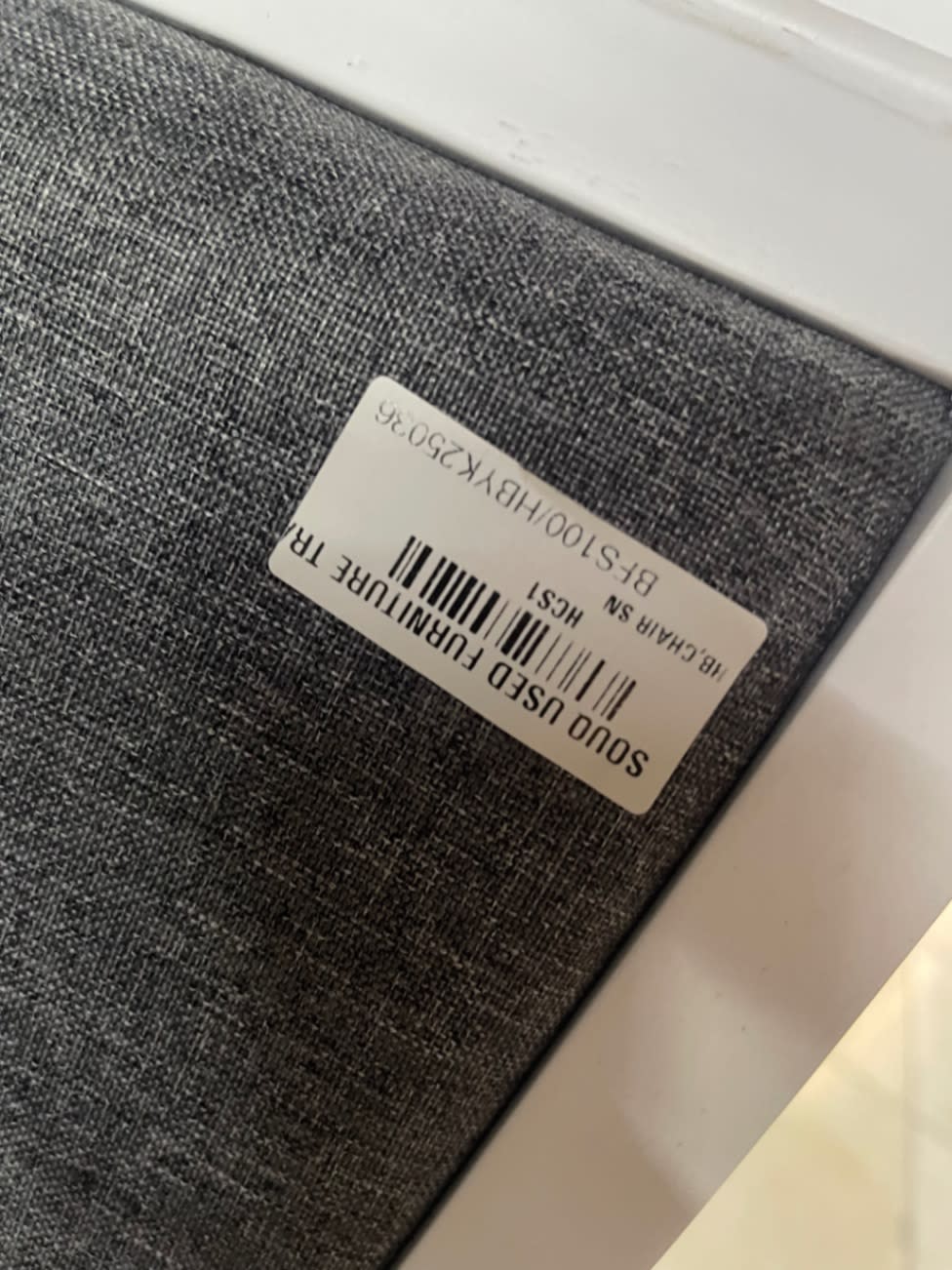 Bufaisal barcode label BFS100HBYK250136 for new dining chair white frame grey fabric