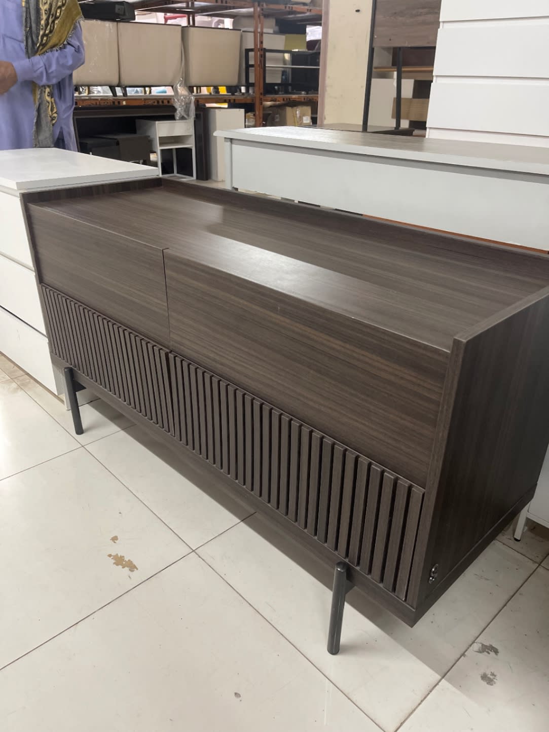 2-Drawer Dresser with Fluted Front 3