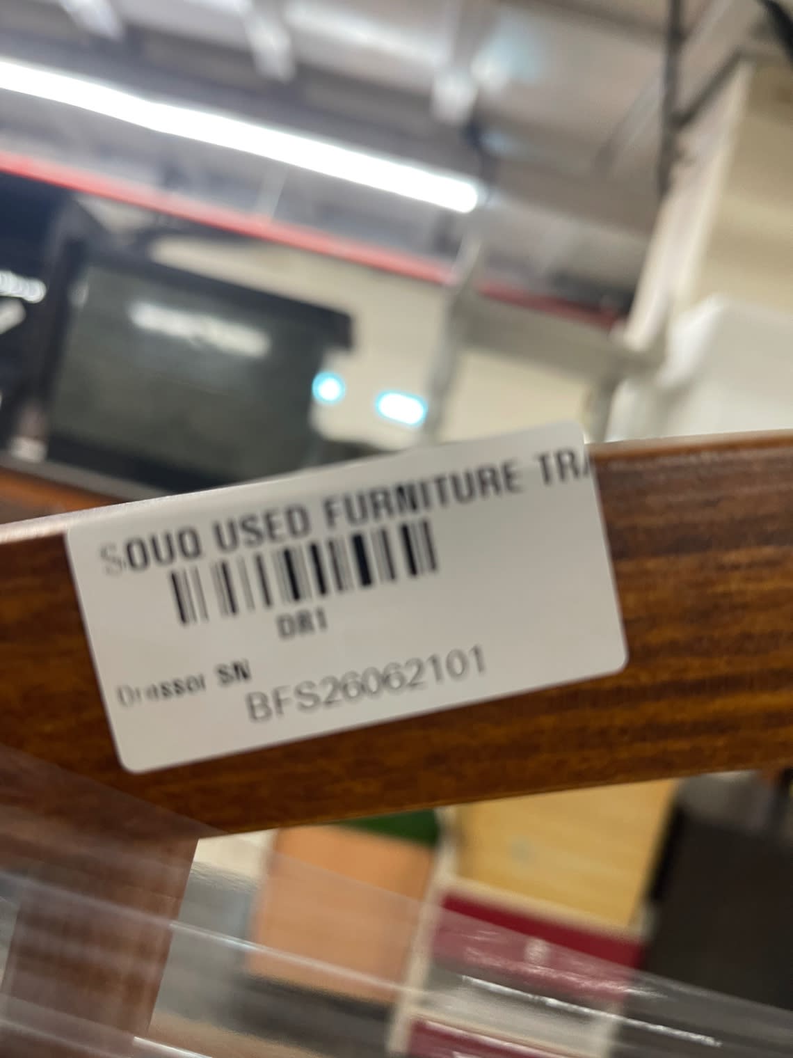 Bufaisal barcode label BFS26062101 for used wood dresser with mirror