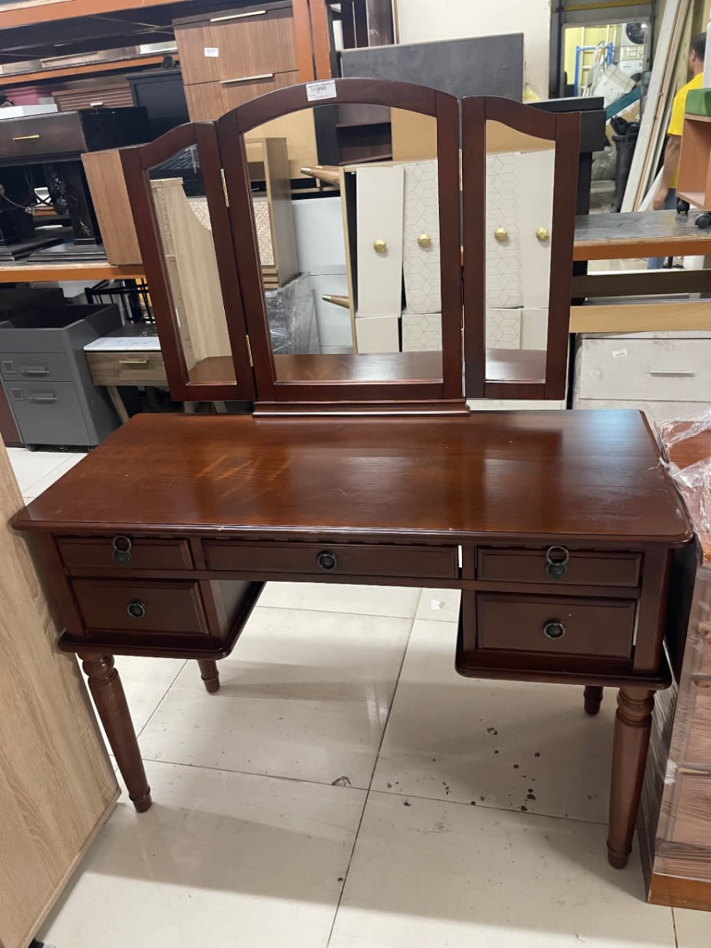 Dressing Table with Tri-Fold Mirror 2
