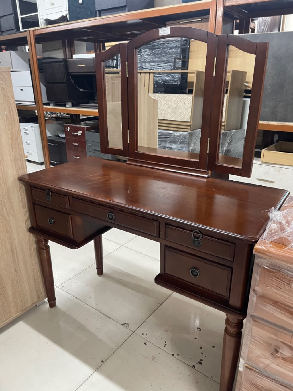 Dressing Table with Tri-Fold Mirror 3