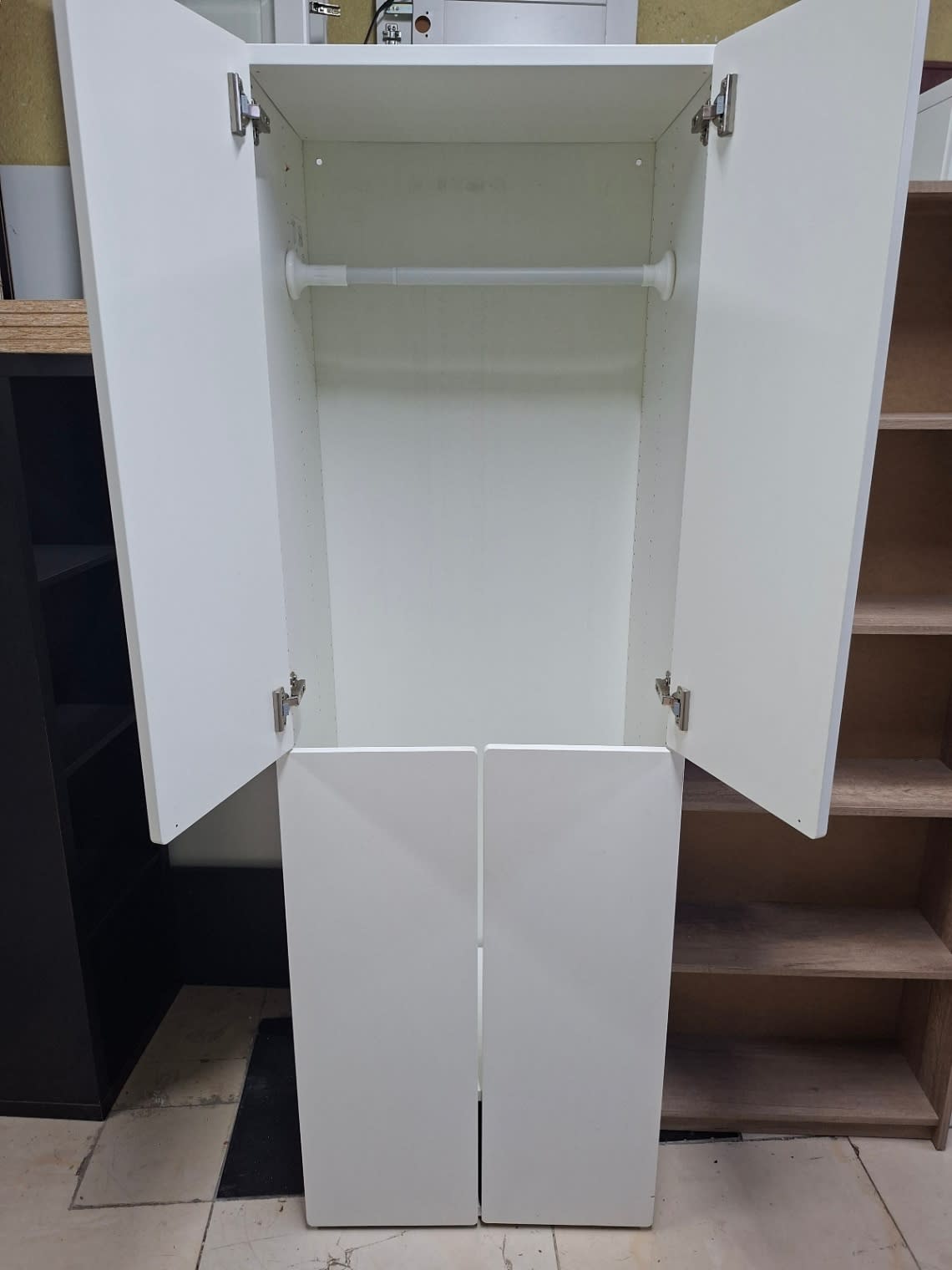 2-Door Wardrobe with Hanging Rail and Shelves 2