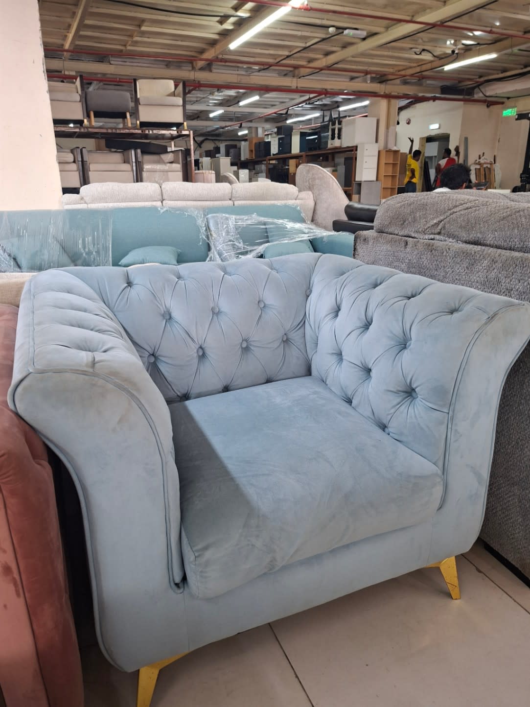 Chesterfield-Style Accent Armchair 2