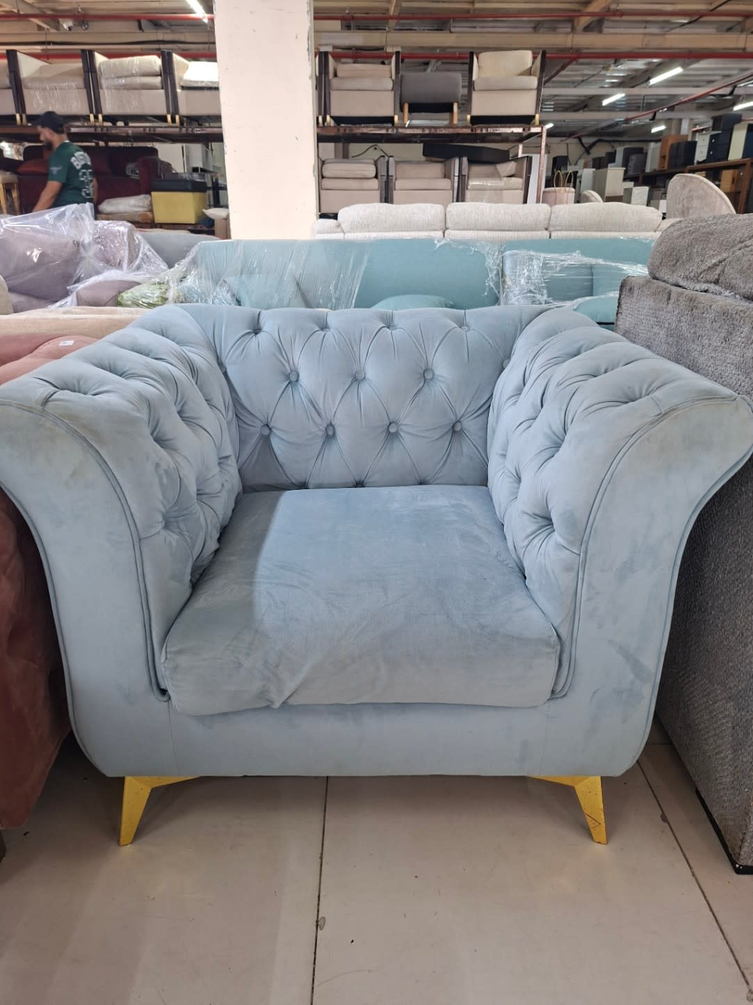 Chesterfield-Style Accent Armchair 3