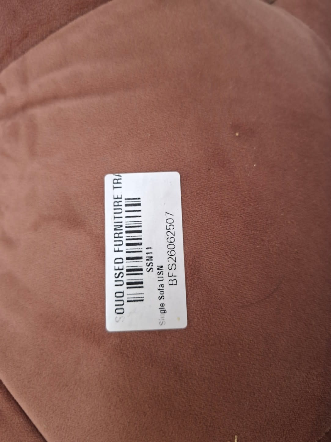 Bufaisal barcode label BFS26062507 for used single-seat tufted accent chair