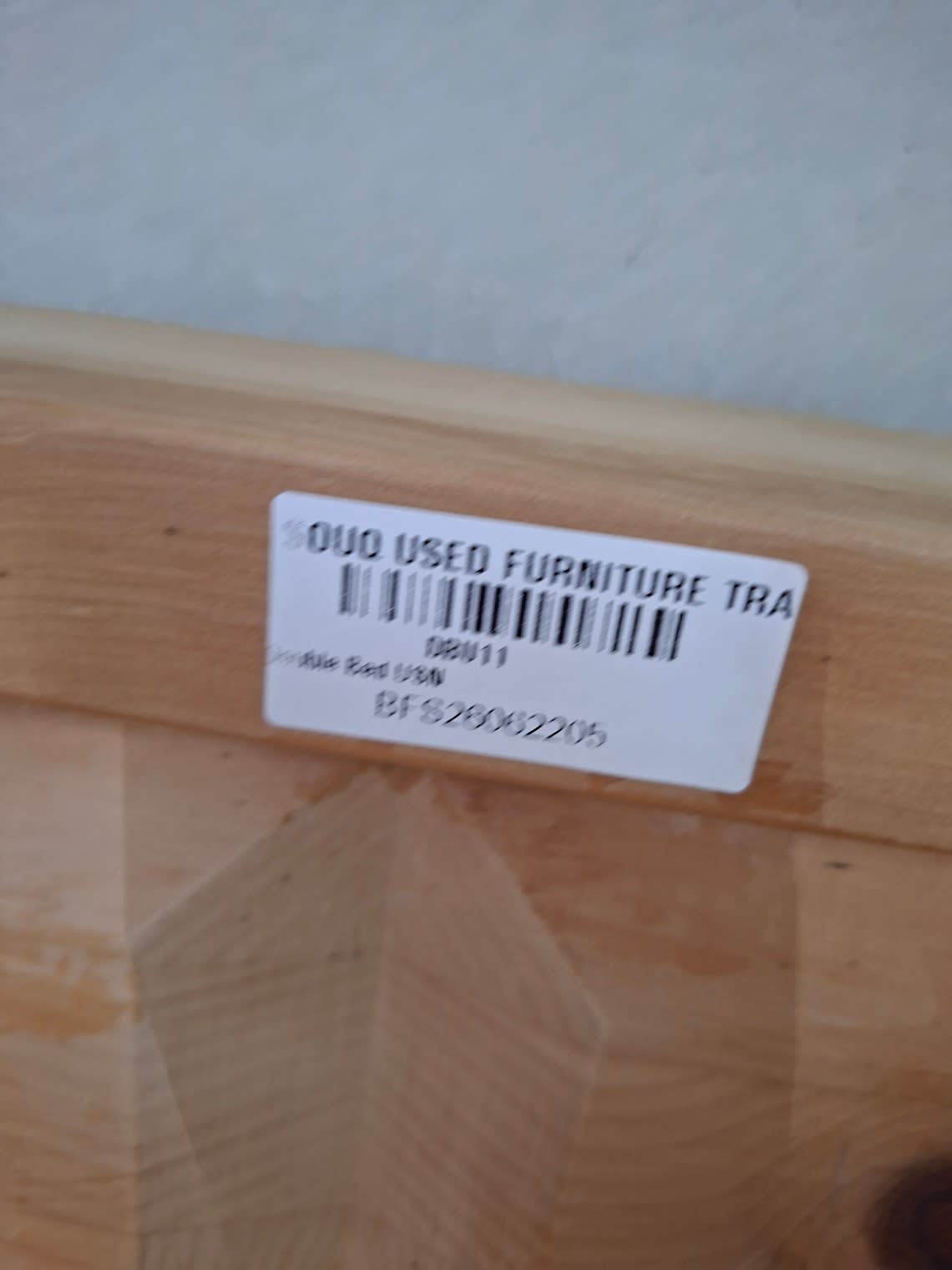 Bufaisal barcode label BFS26082205 for used king bed frame solid pine