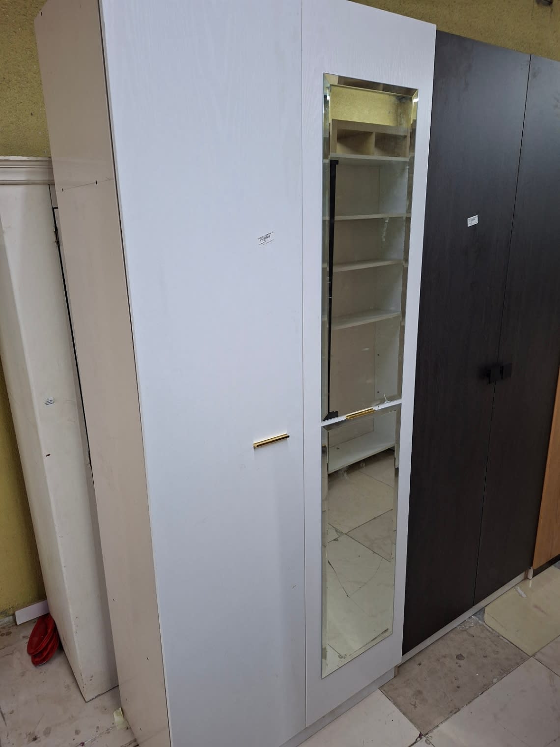 Single-Door Wardrobe with Mirror