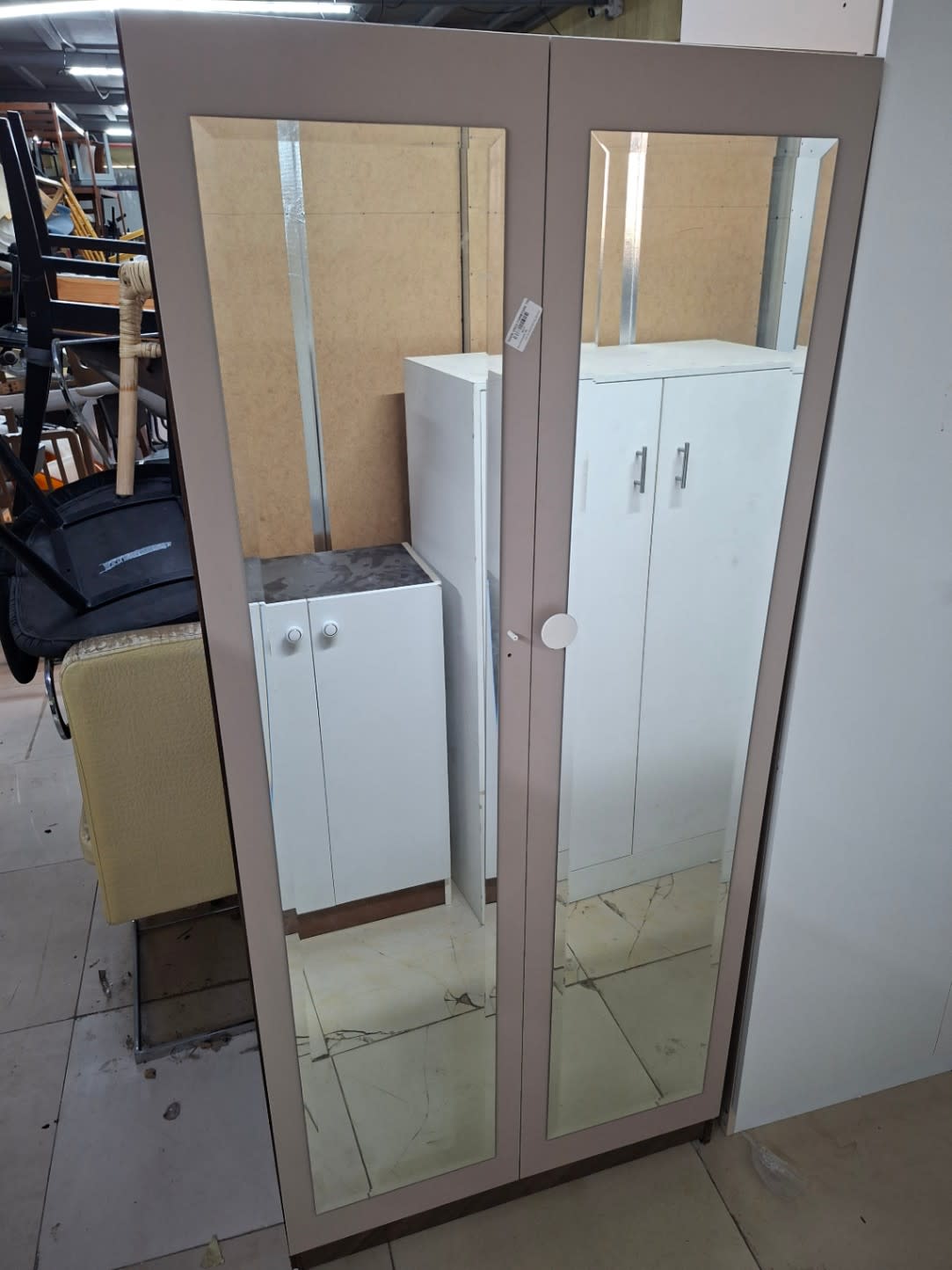 2-Door Mirrored Wardrobe 3