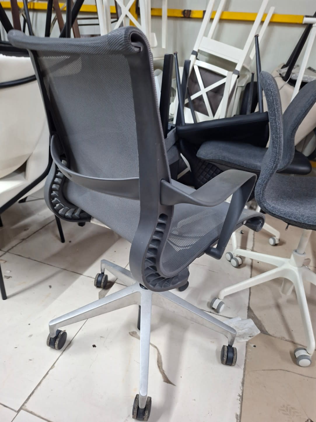 Mesh Office Chair with Armrests 2